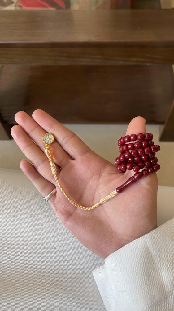 سبحة بكلايت نواعم كركوشة الساعة لون عنابي سادة
