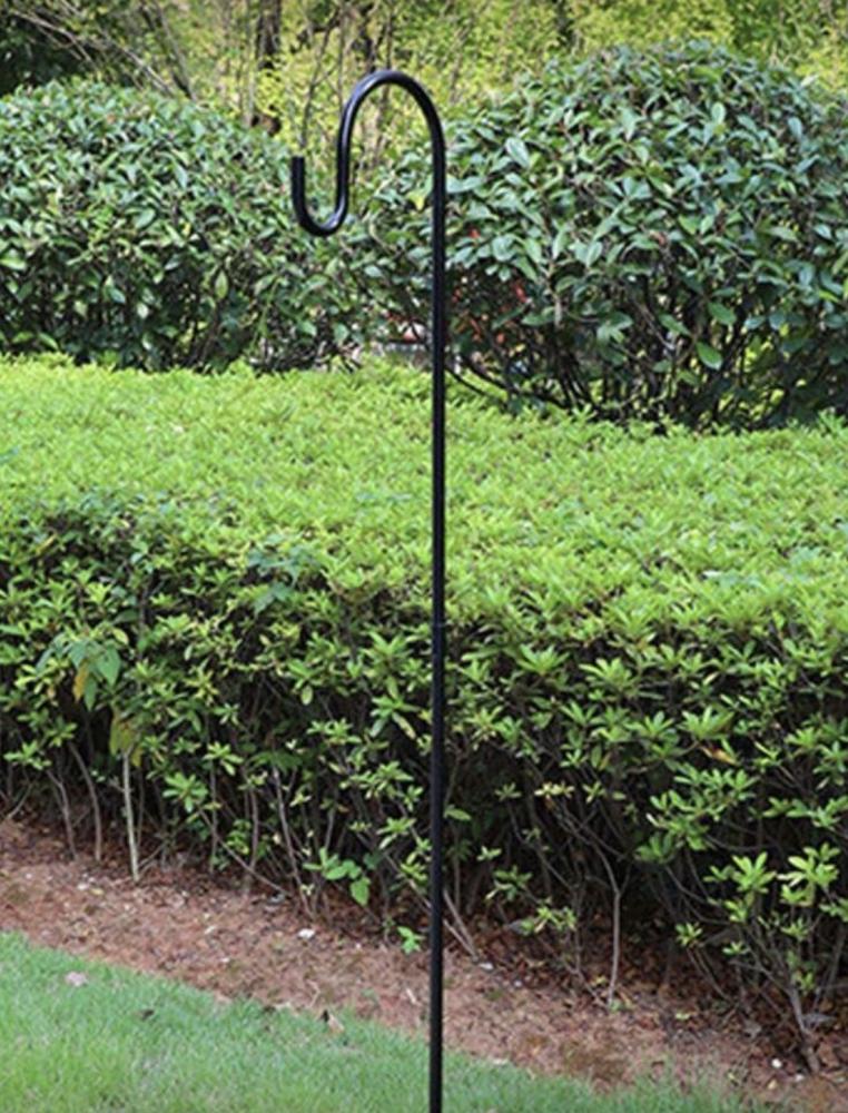 Black lighting pole holder