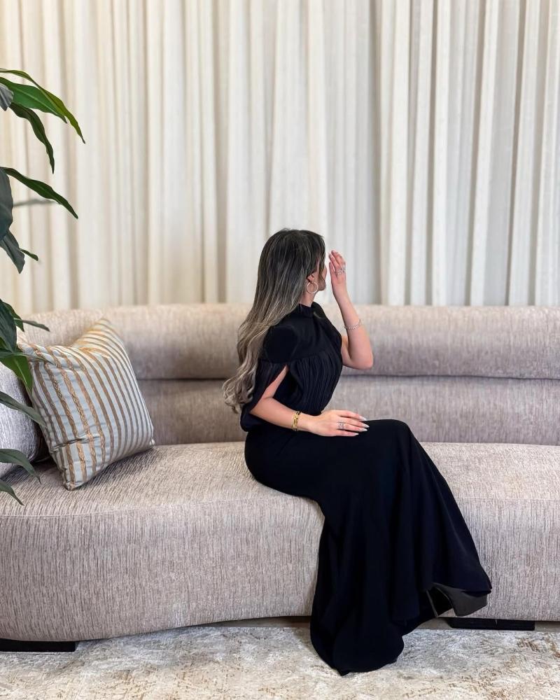 فستان اسود ناعم