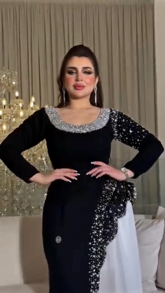 فستان فخم اسود بحركه فاخره