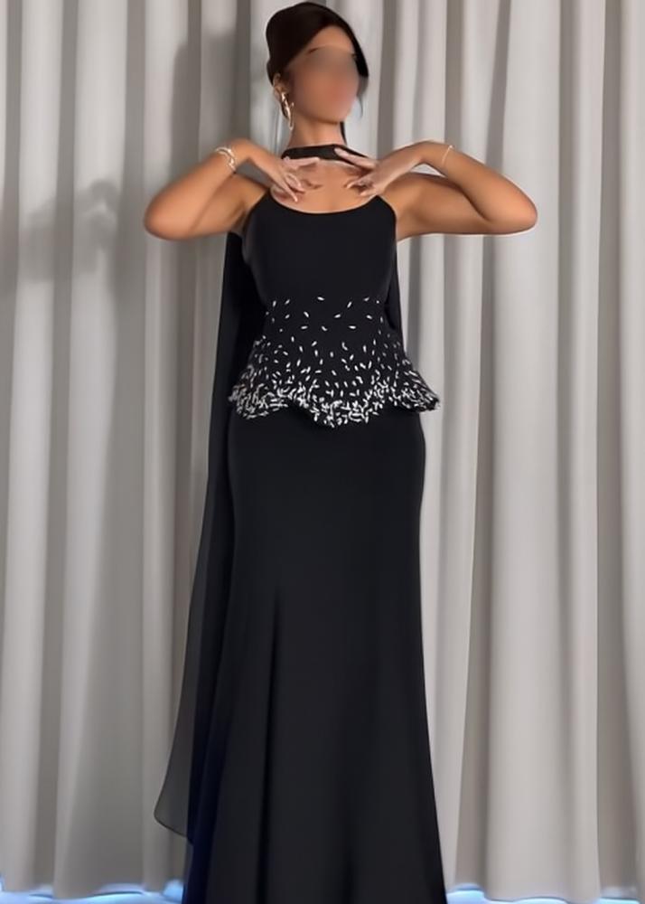 فستان اسود شال تطريز