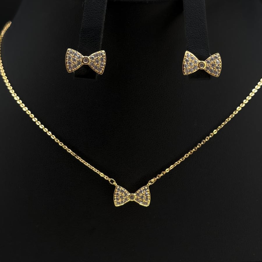 طقم اكسسوارات ناعم زركون دقة ألماس لون ذهبي بتصميم أنيق 5 قطع بإصدار خاص وضمان على اللون