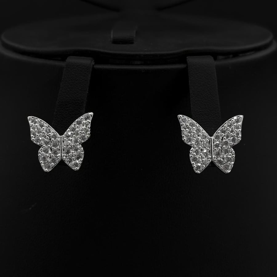 طقم اكسسوارات ناعم زركون دقة ألماس لون فضي بتصميم أنيق 3 قطع بإصدار خاص وضمان على اللون