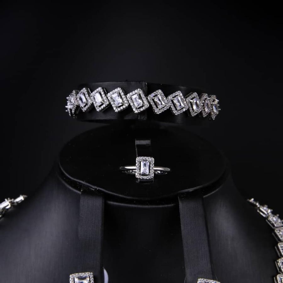 طقم مجوهرات زيركون فاخر بإصدار خاص 5 قطع بضمان على اللون ABH-4990/2M