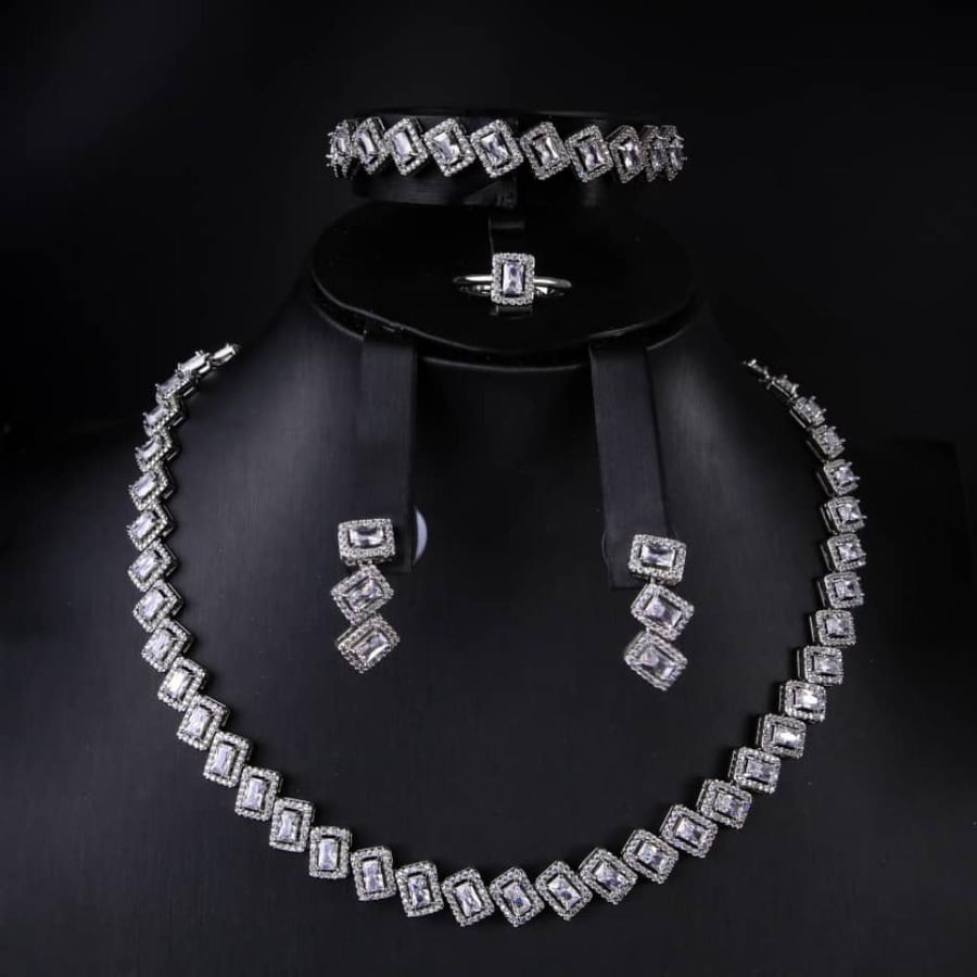 طقم مجوهرات زيركون فاخر بإصدار خاص 5 قطع بضمان على اللون ABH-4990/2M