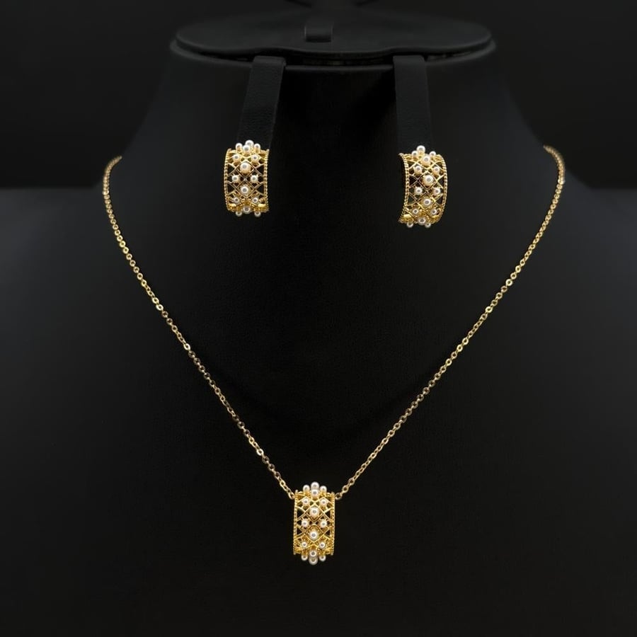 طقم اكسسوارات ناعم زركون دقة ألماس مع لؤلؤ لون ذهبي بتصميم أنيق 3 قطع بإصدار خاص وضمان على اللون