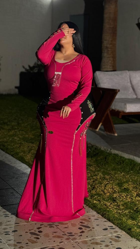 The Sheehana dress in fuchsia with black