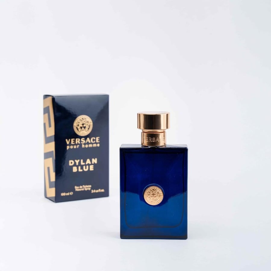 باقة كلاسي بلاك يلو بيبي روز مع عطر ديلان بلو من فيرزاتشي