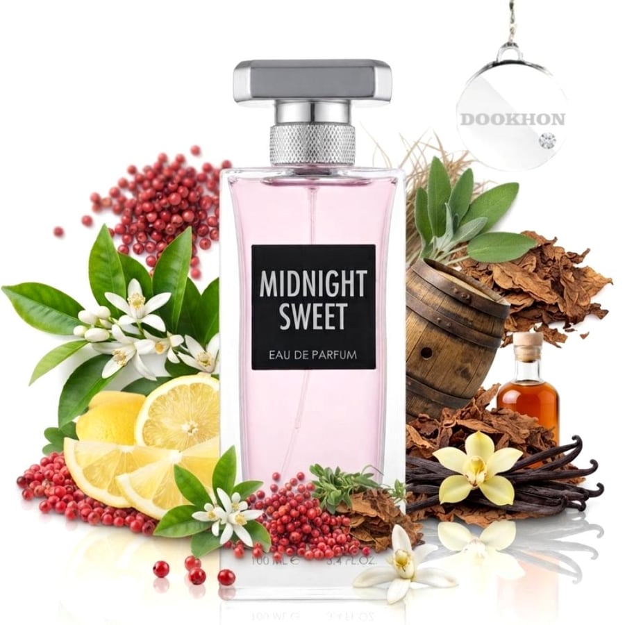 زجاجة عطر ميدنايت سويت بين المكونات العطرية من الفلفل الوردي وزهر البر