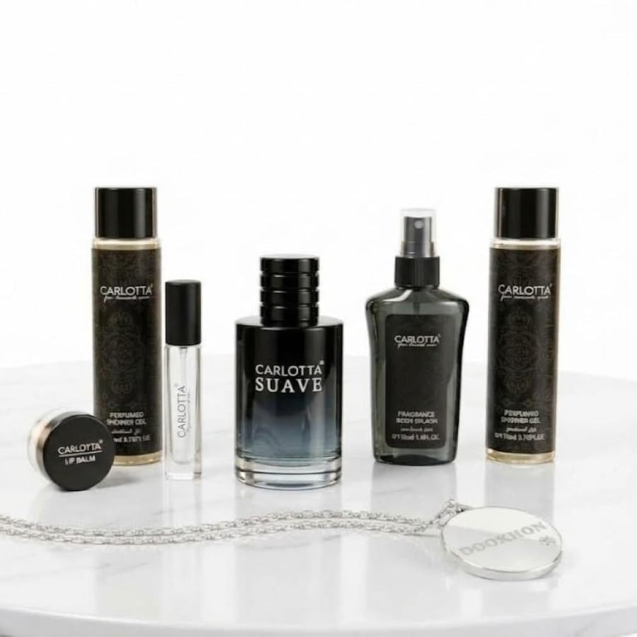 محتويات طقم سوف كارلوتا الفاخرة من العطر وزجاجات العناية بتصميمها ال