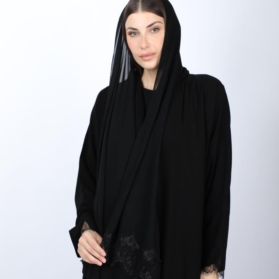 عباية نوڤا كريب ملكي بطرف دانتيل فرنسي