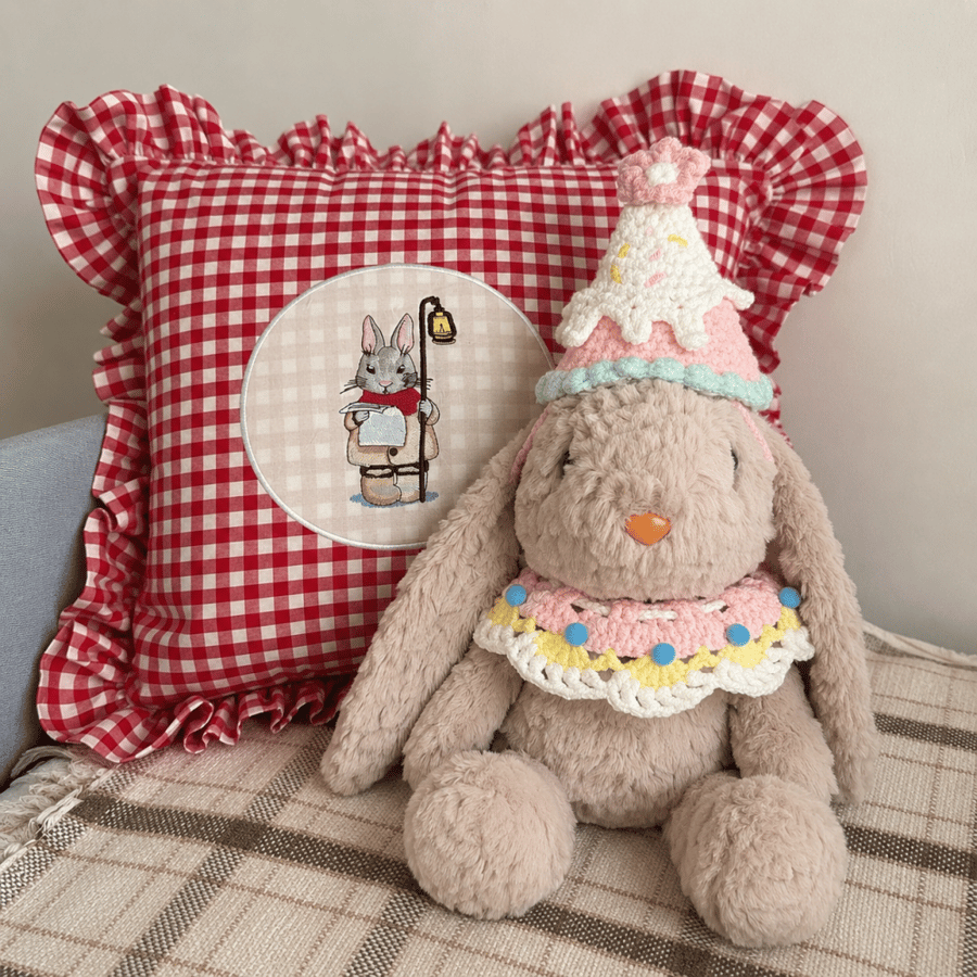 Brown birthday bun