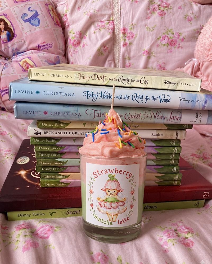 Strawberry matcha candle