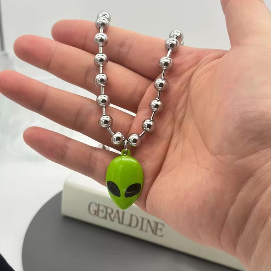 قلادة الفضائيين | Aliens