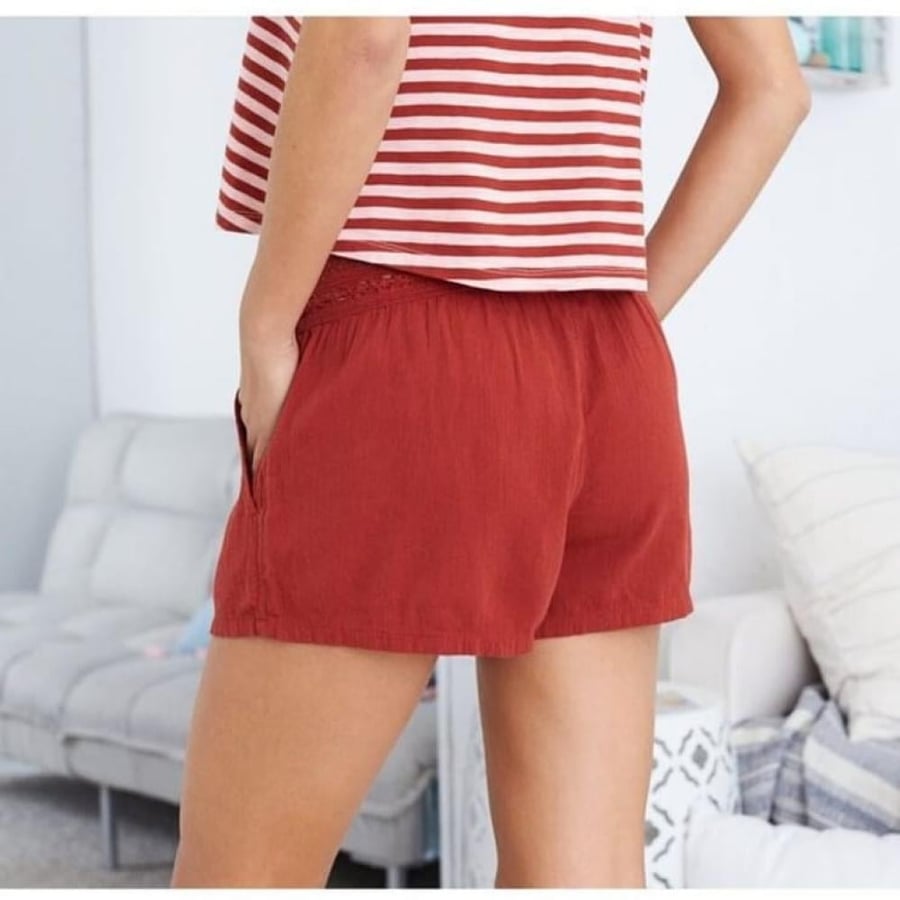 شورت ناعم ومريح من مجموعة American Eagle ..