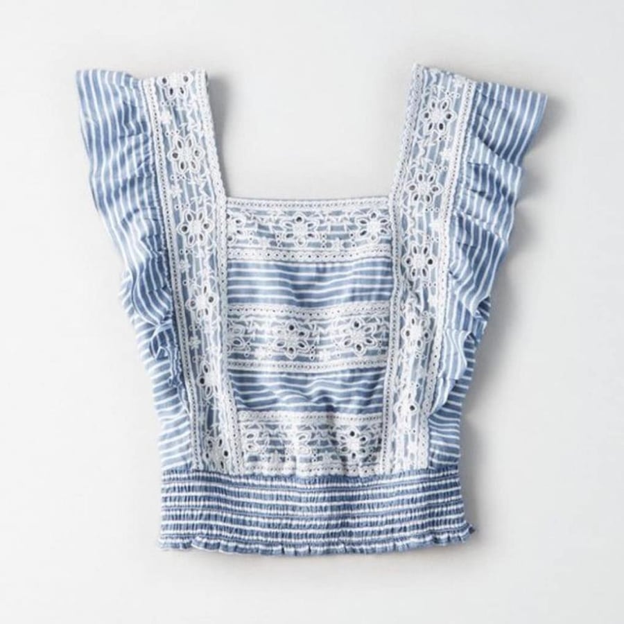 بلوزة قصيرة أنيقة من مجموعة American Eagle ..