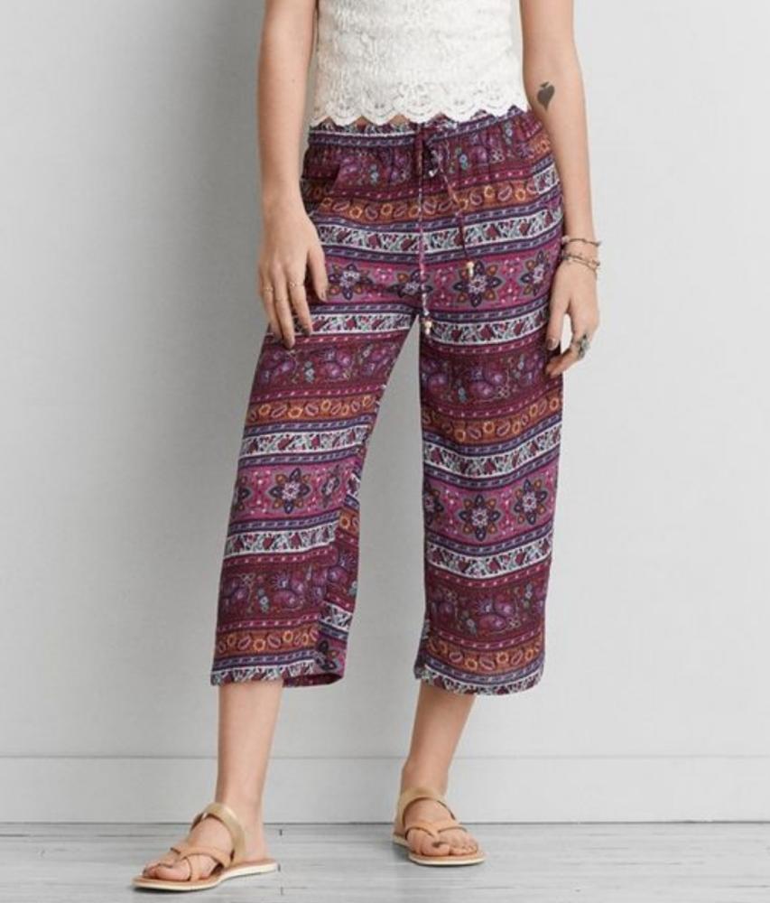 بنطال خفيف وناعم بقصة واسعة وخصر مطاطي من مجموعة American Eagle