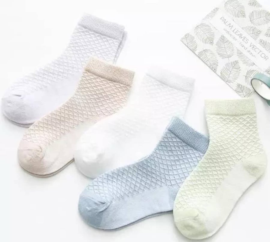 جوارب ناعمه للأطفال بألوان هادئه جميلة
