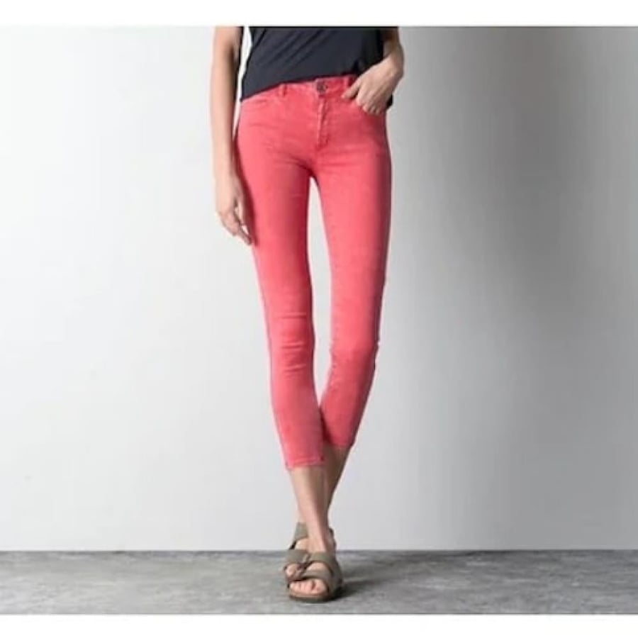 بنطلون جينز بناتي من مجموعة American Eagle ..