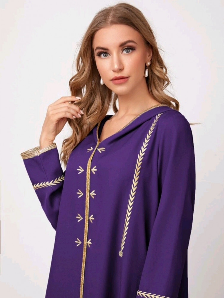 ثوب جميل بقبعه ، بقصة واسعة مريحة ..