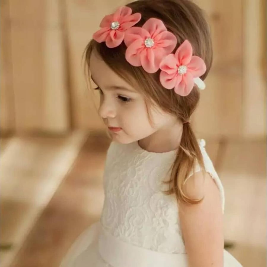 إكسسوار شعر للصغيرات ، جميل وبسيط .