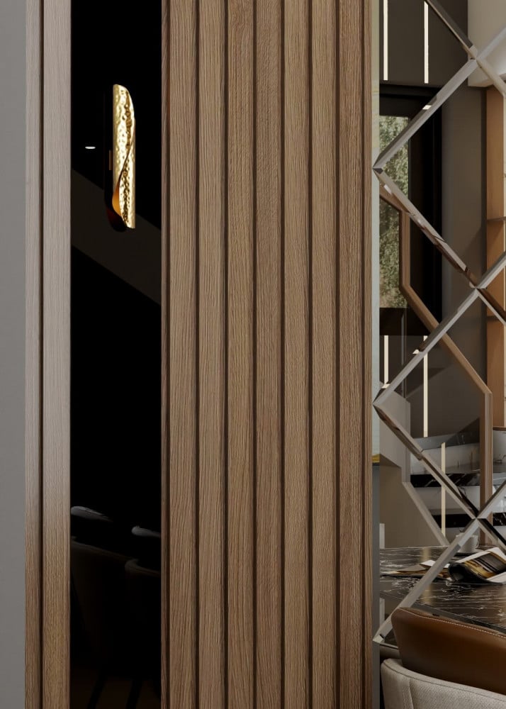 Modern Golden Wall Light with Elegant Design