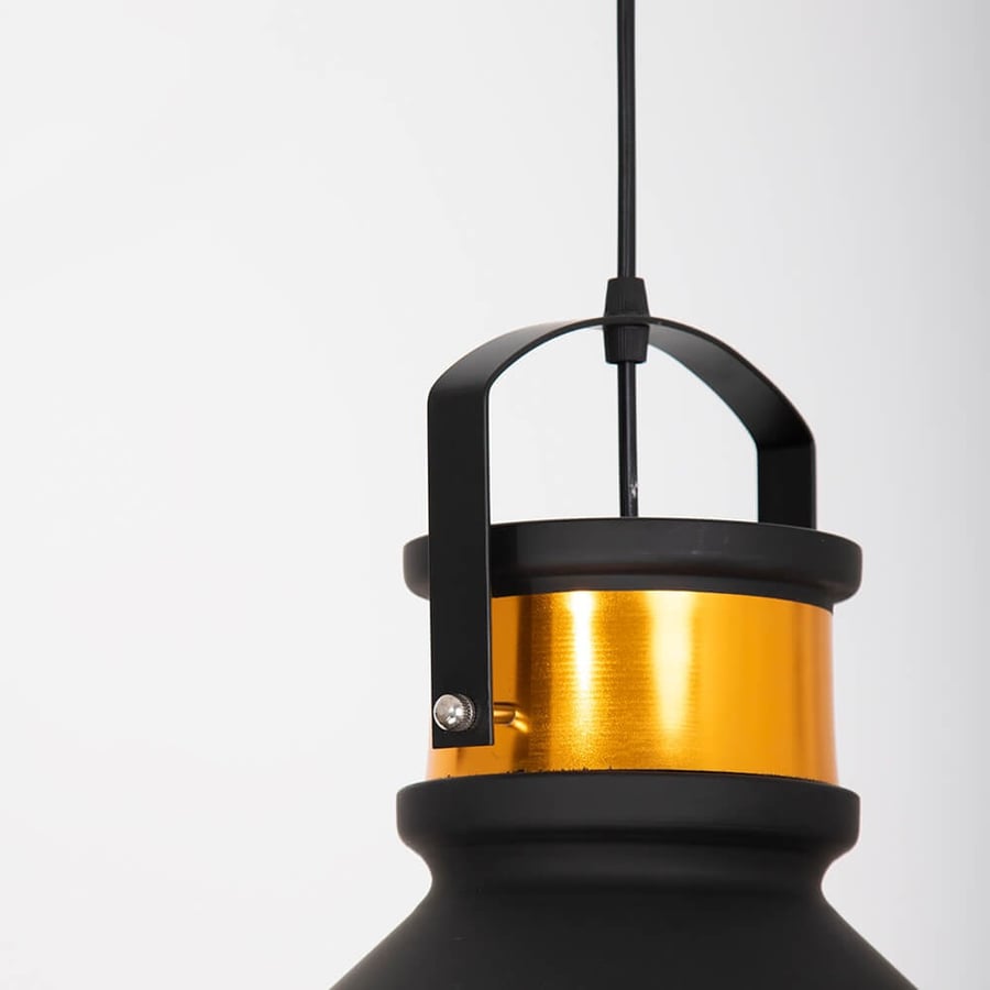 Classic single link chandelier in black color