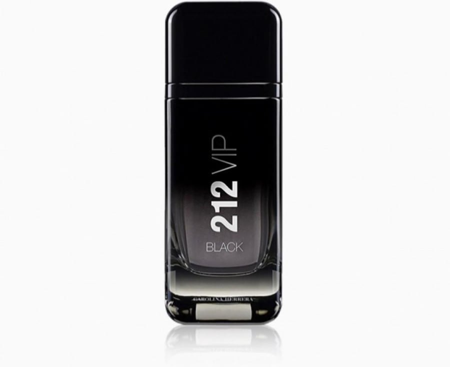 كارولينا هيريرا في آي بي 212 بلاك CAROLINA HERRERA