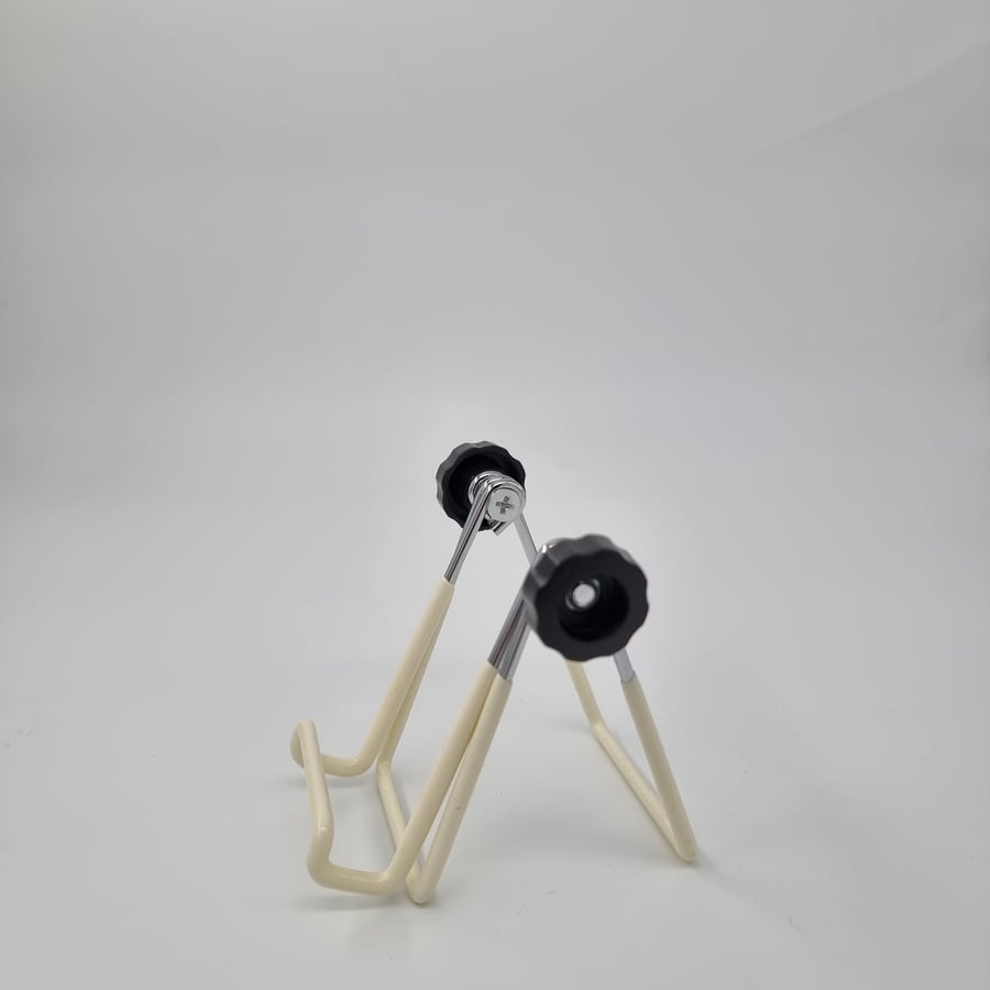 Phone stand for capturing from the rear camera suitable for all phones