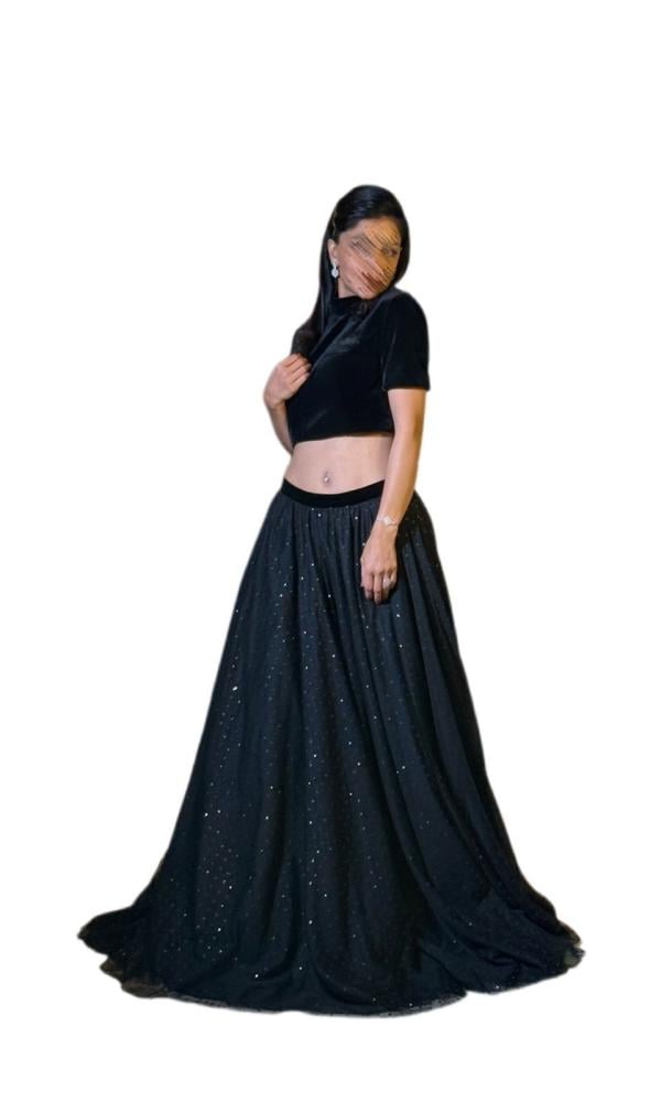 Skirt and top from the brand Jiovanni