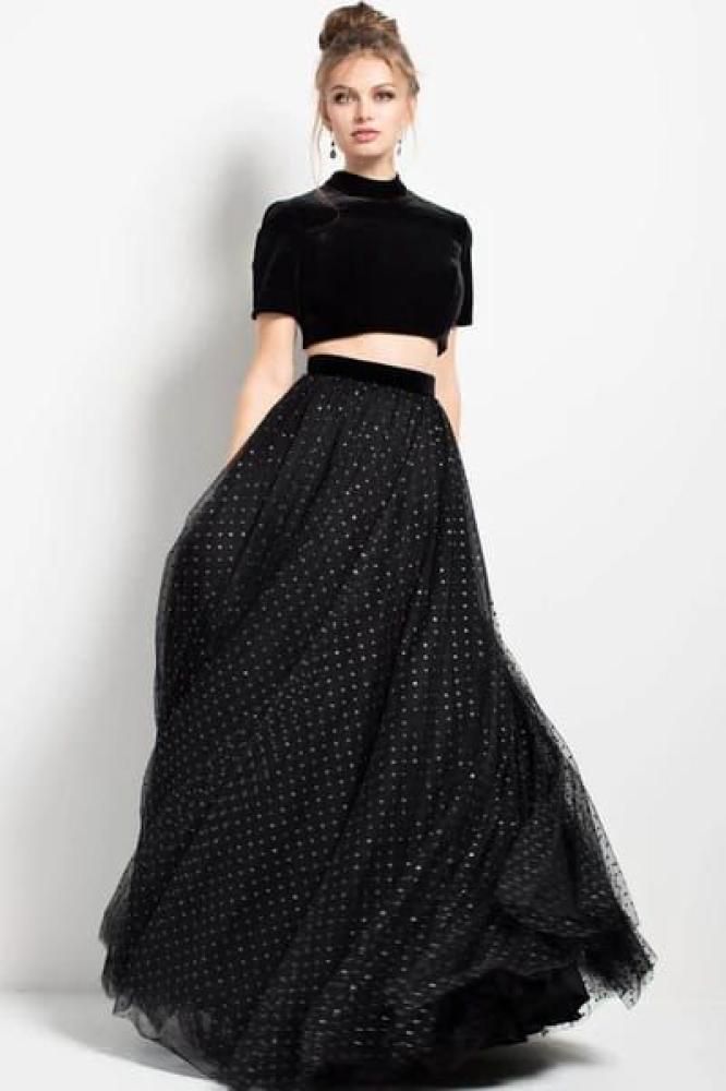 Skirt and top from the brand Jiovanni