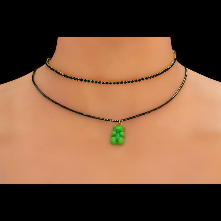 شوكر ذهبي مميز