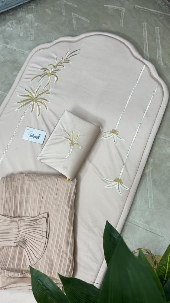 Light pink palm prayer set