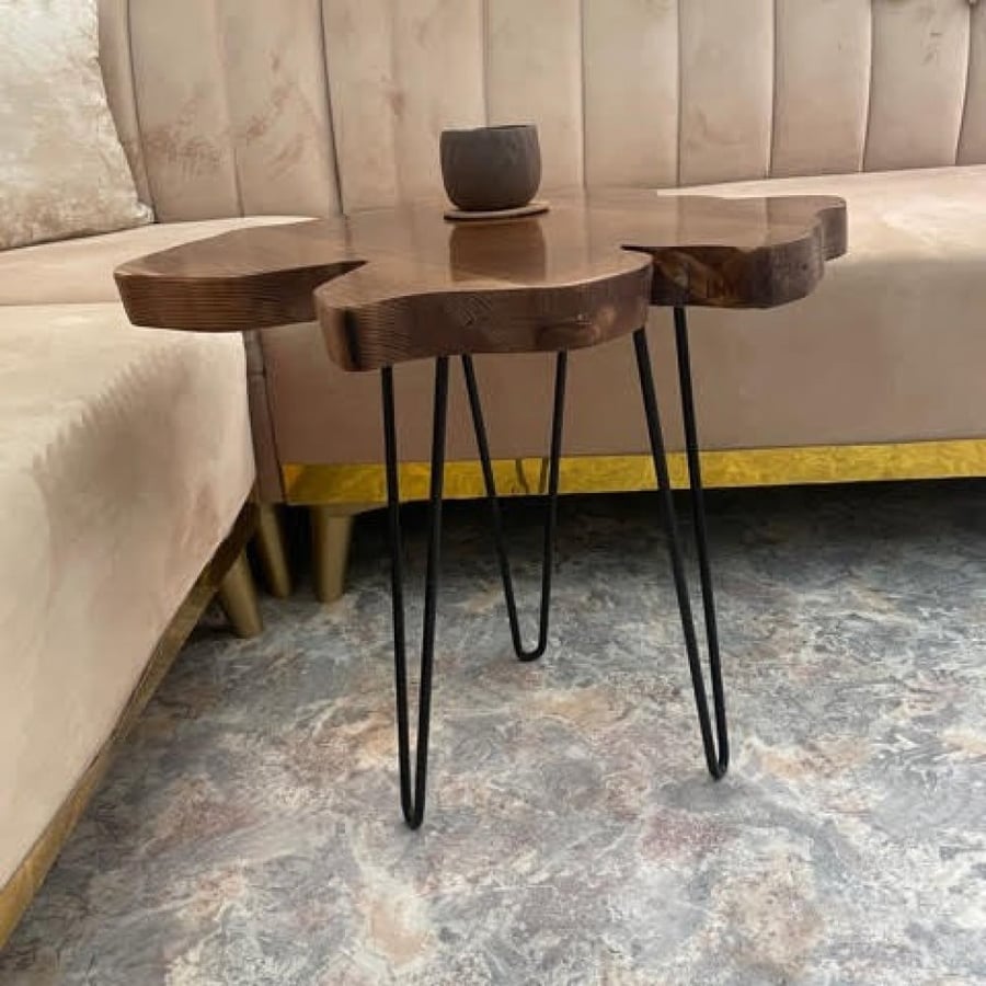 طاولة خدمة أو جانبية