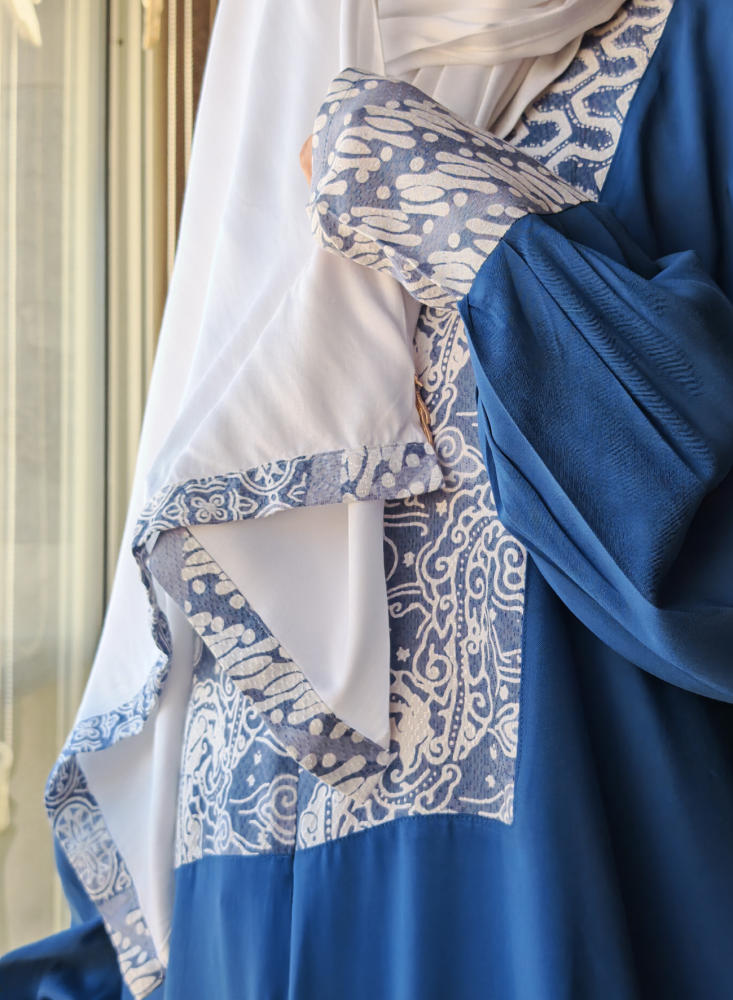 Blue Batik Zipper Prayer Shawl