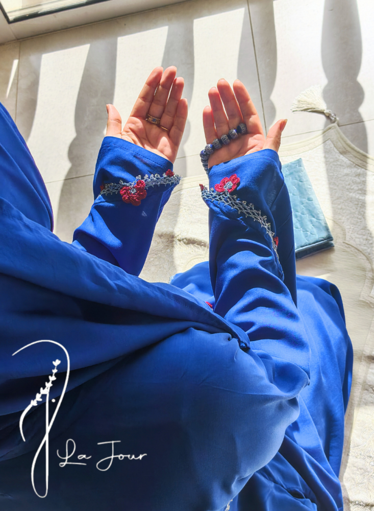 شرشف صلاة لف أزرق قطن كروشيه وردة
