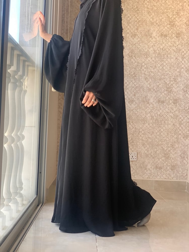 عباية كم كلوش مزين بالجبير سوداء