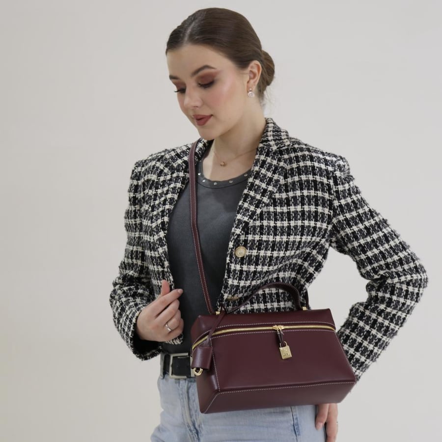 Elegant Box Bag - size 27