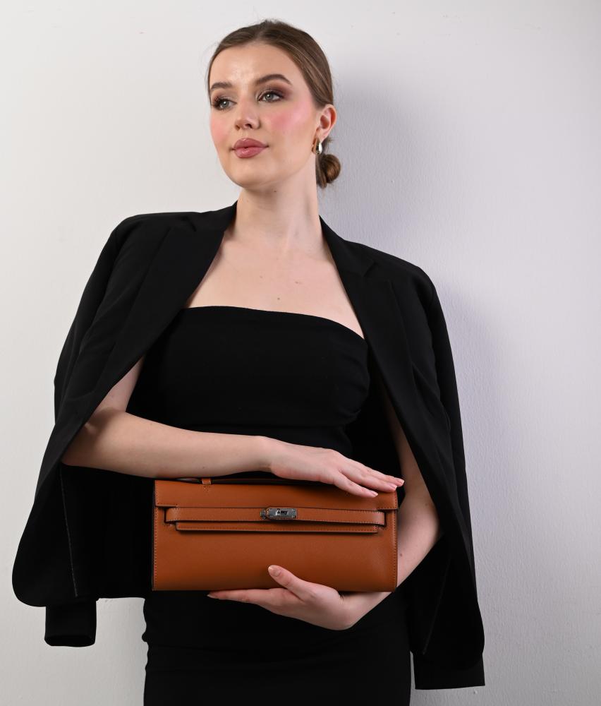 Elegant clutch bag - بني جملي هاردوير فضي