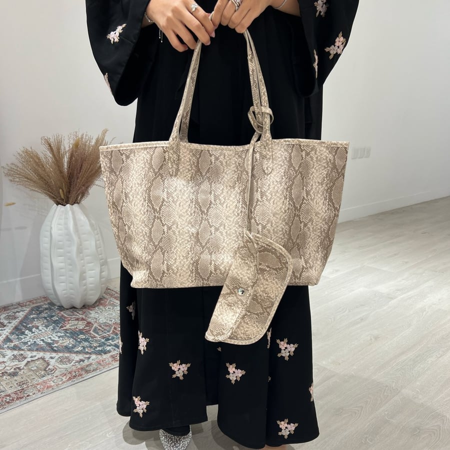 Shopping bag -