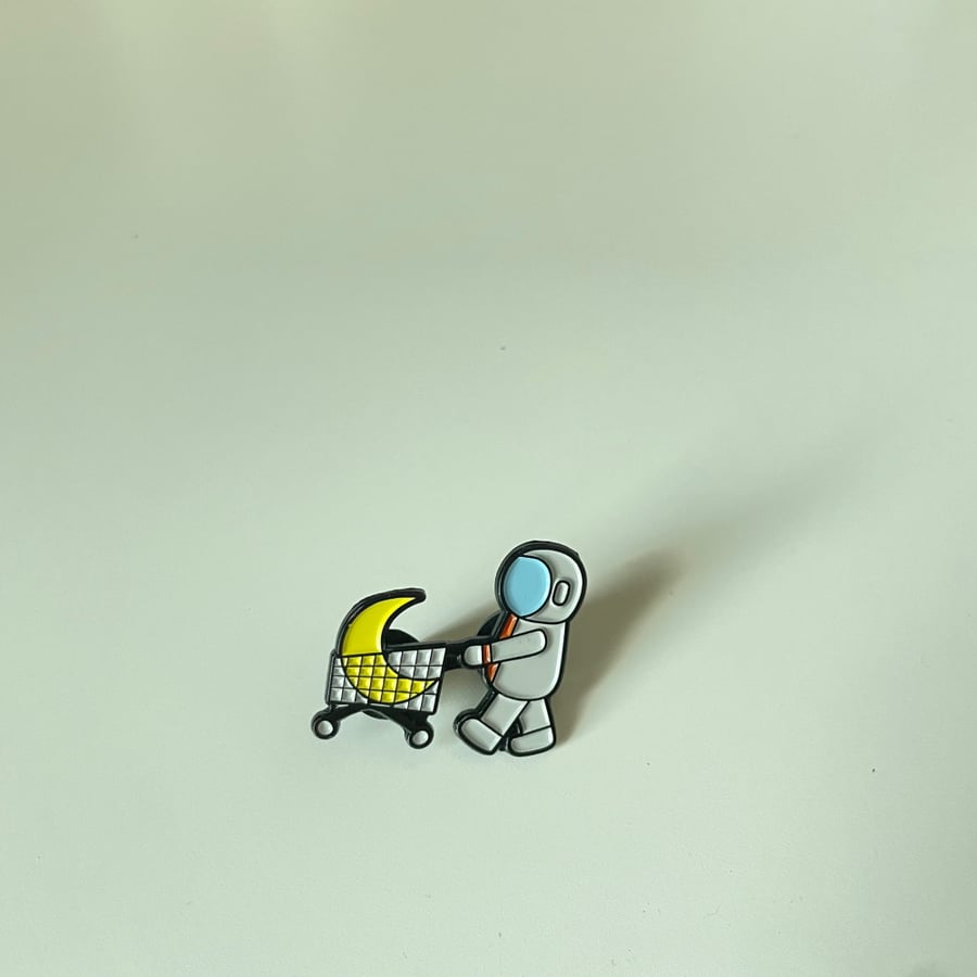 بروش رجل الفضاء