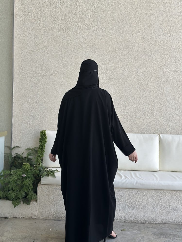 عباية كتف فراشه بجيوب قماش زمرده