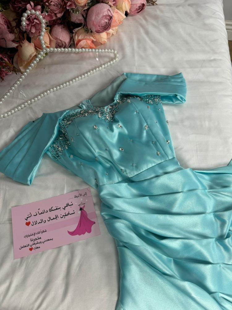فستان سهرة سماوي أنيق للمناسبات