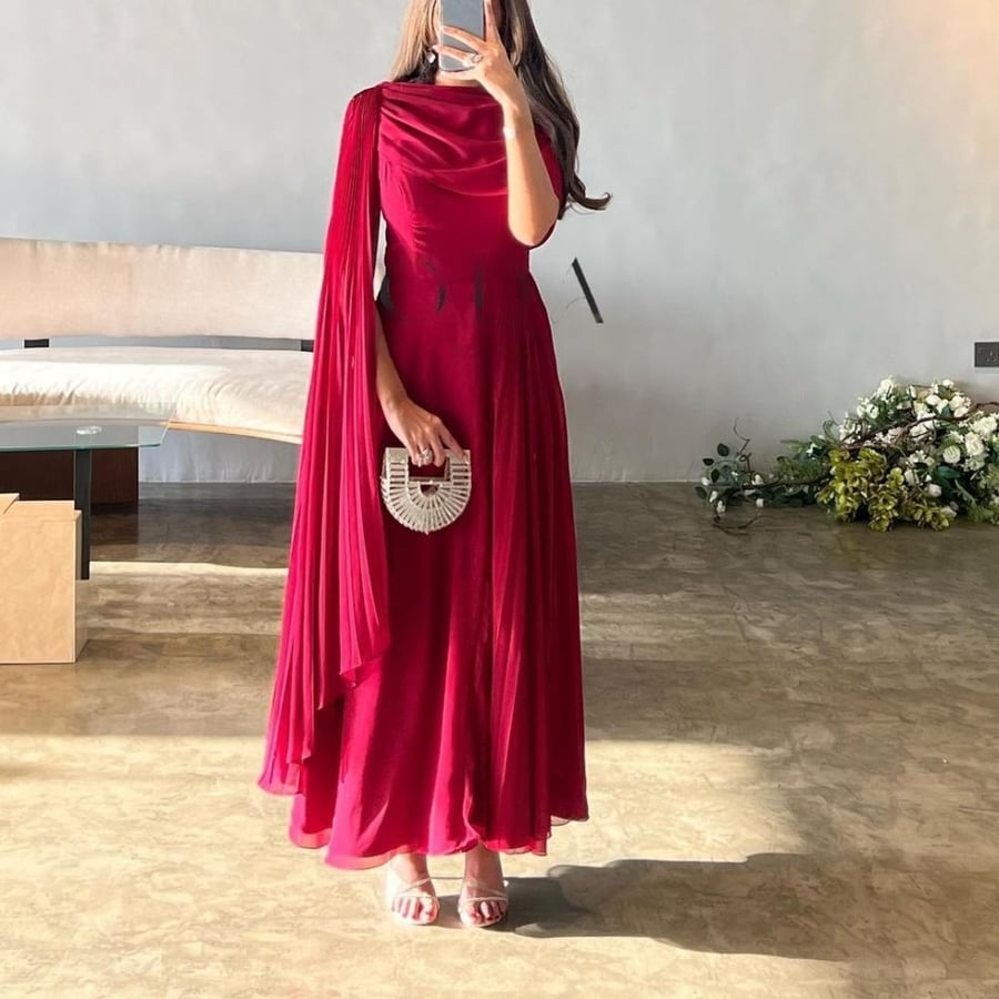 فستان سهرة أحمر غامق مع كم شيفون