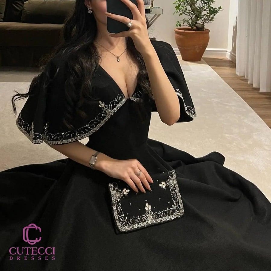 فستان سهرة أسود كيب تطريز فاخر