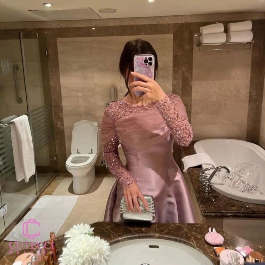 فستان لحمي ميكادو سهرة فخم – جاذبية ملكية للمناسبات الخاصة