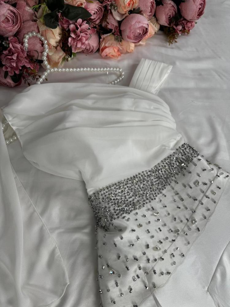 فستان سهرة ابيض ميكادو تطريز