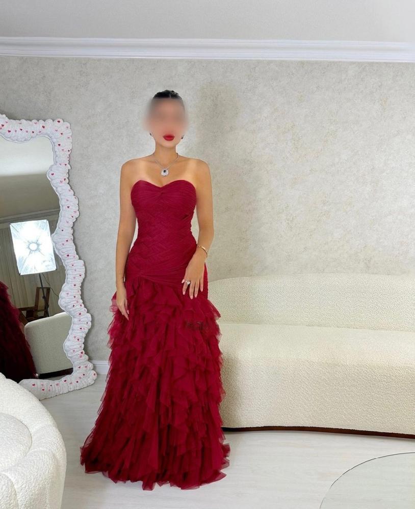 5 أسباب لاختيار فستان تول أحمر عودي من sky fashion