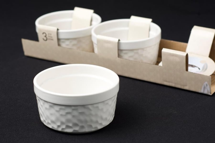 Sofitel porcelain plate set