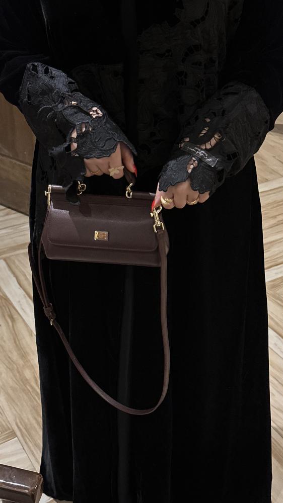 عبايه مخمل وجوبير